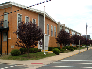 Alternative Program - photo of the front of the school Alternative Program - photo of the front of the school